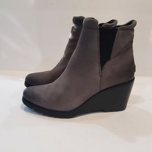 Sorel grey ankle boots size 11